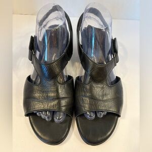 SAS Tripad Comfort Suntimer black leather low heel sandals size 10M
